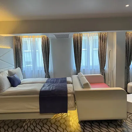 Magic & Kloverhuset Hotel 4*